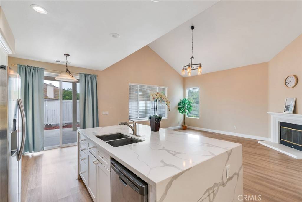 Eastvale, CA 92880,13711 Hidden