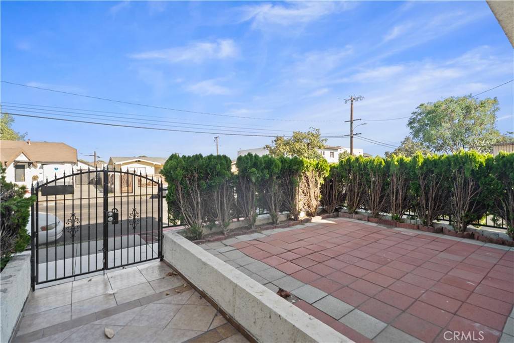 Montebello, CA 90640,215 N Maple AVE #A