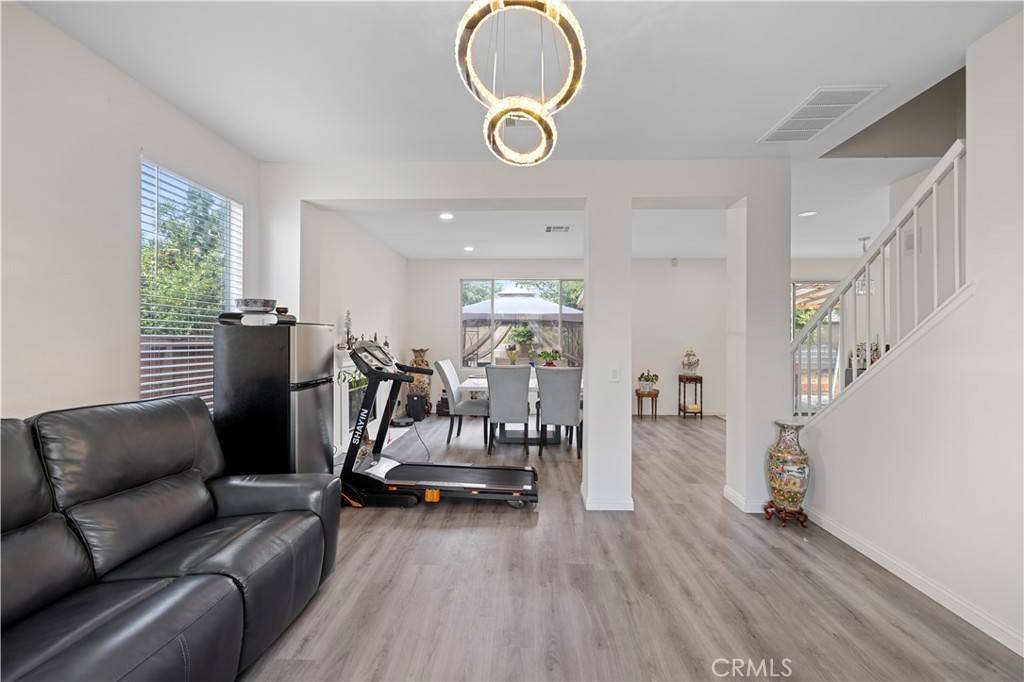 Pomona, CA 91766,1077 Hibiscus CT