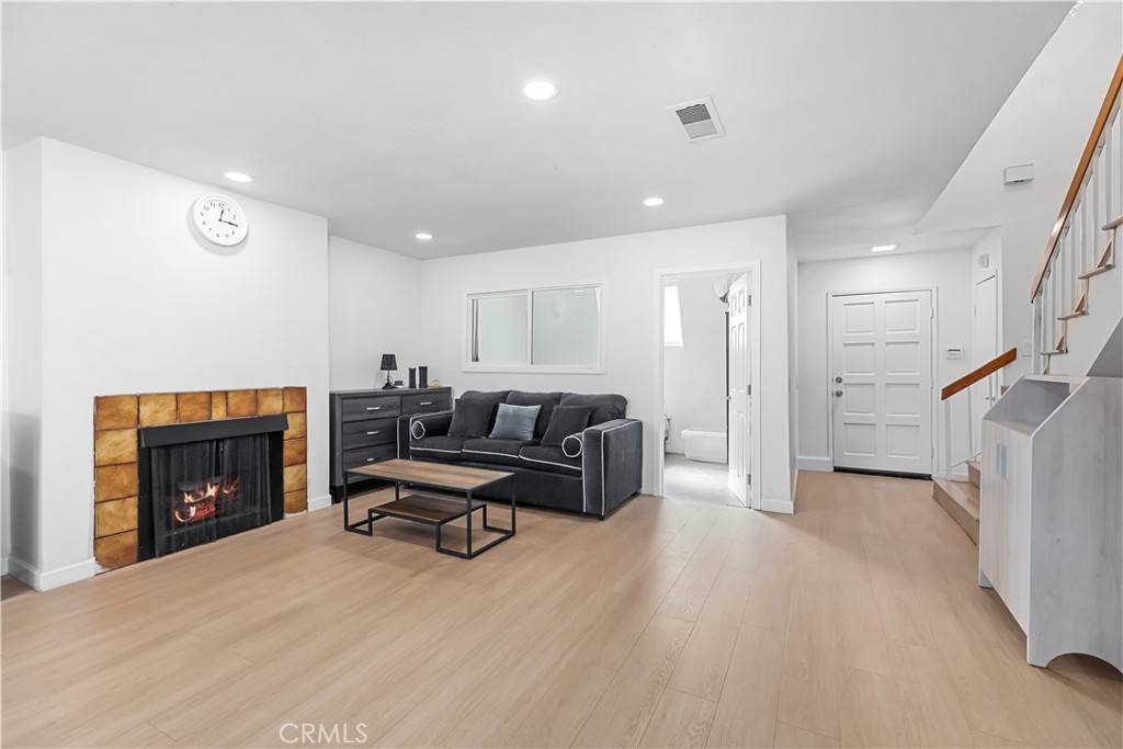 Monterey Park, CA 91755,527 Pomelo AVE #E