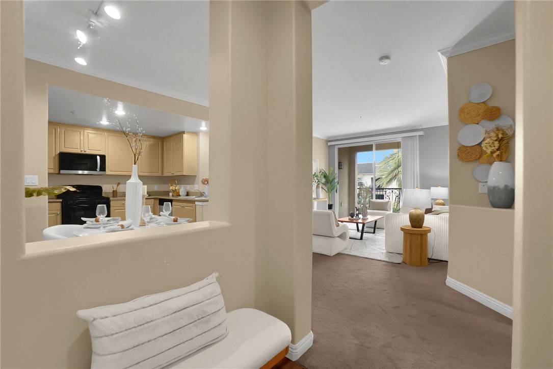 Irvine, CA 92612,2405 Watermarke PL