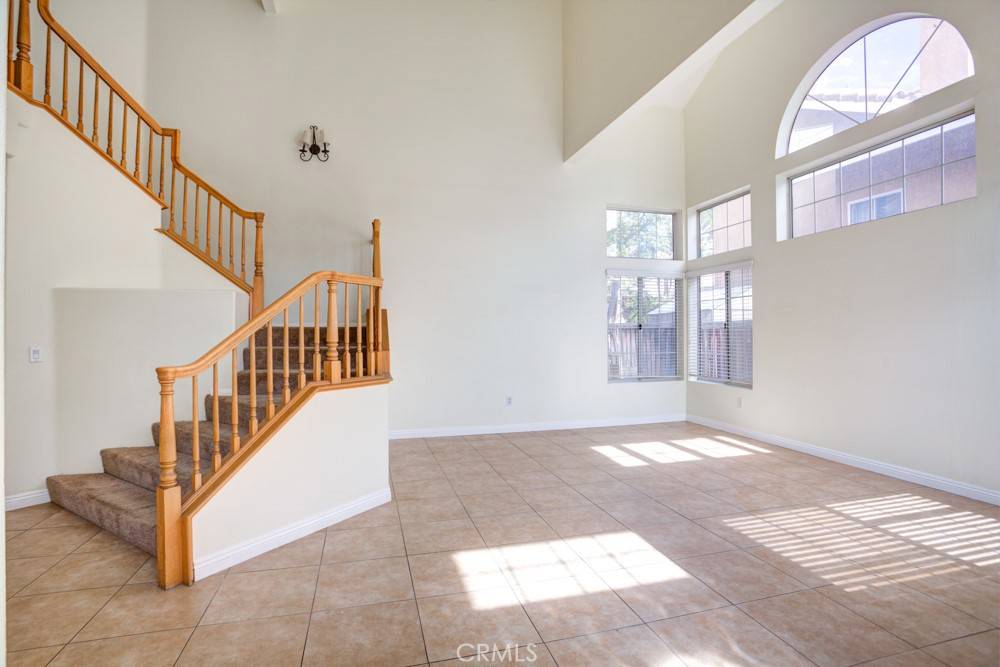 Fontana, CA 92336,14276 Madera