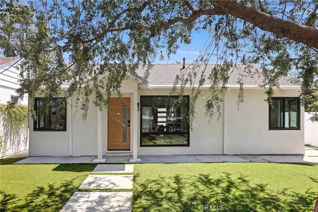 Sherman Oaks, CA 91411,5222 Cedros AVE