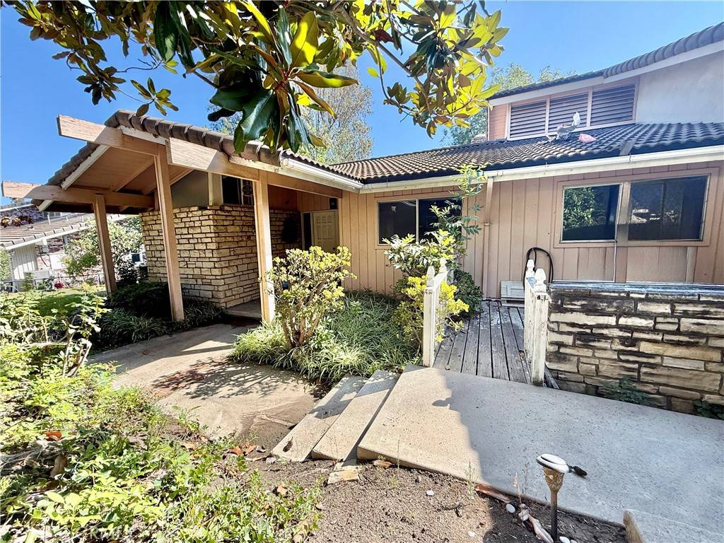 Fullerton, CA 92835,2973 Lakeview WAY