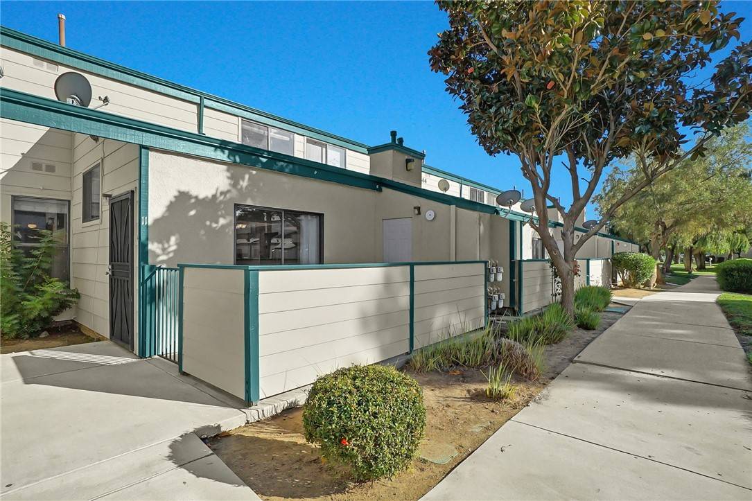 Lancaster, CA 93535,44544 15th E #11