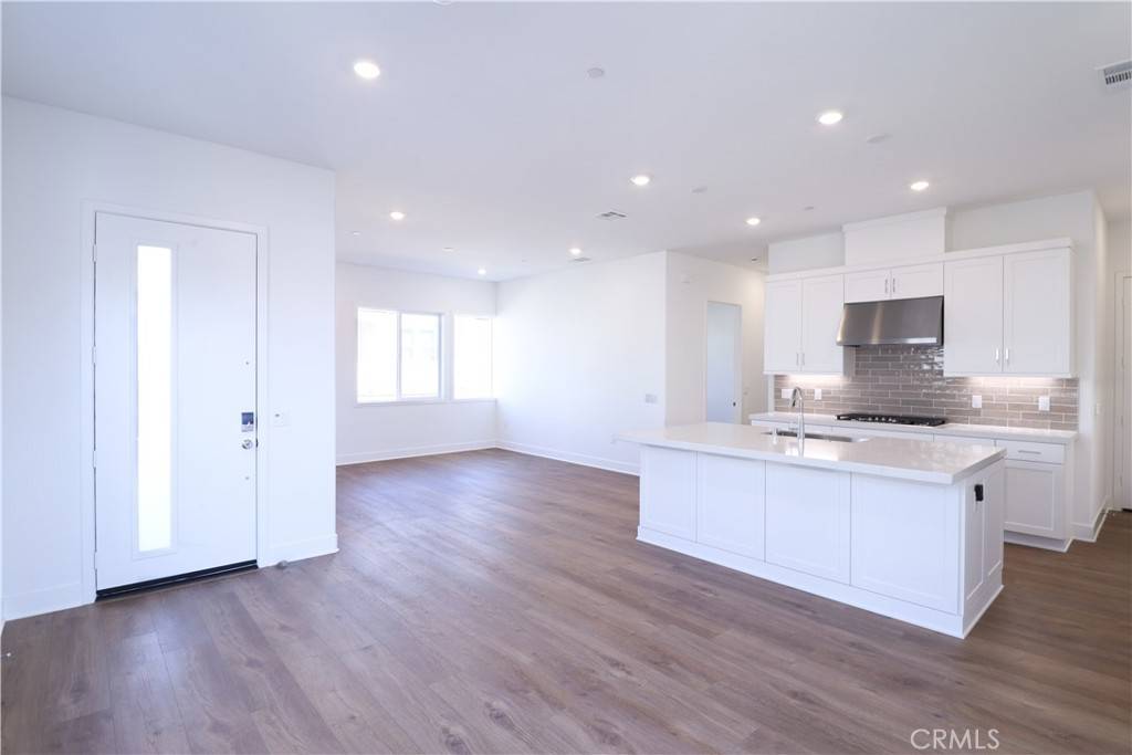 Irvine, CA 92618,273 Shoveler