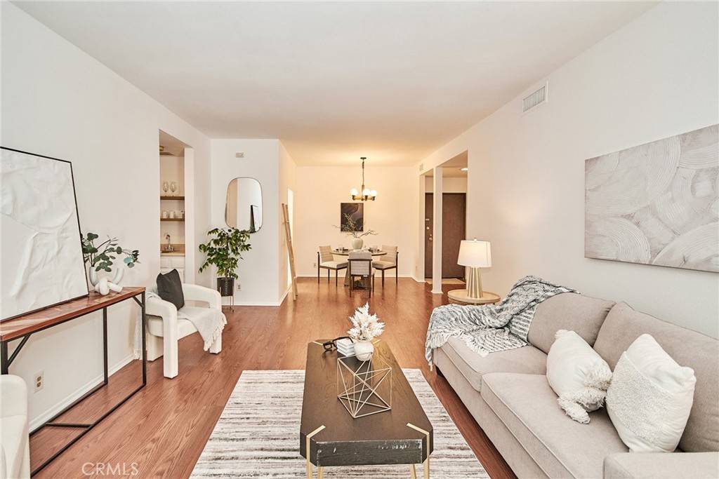 Los Angeles, CA 90042,4280 Via Arbolada #219