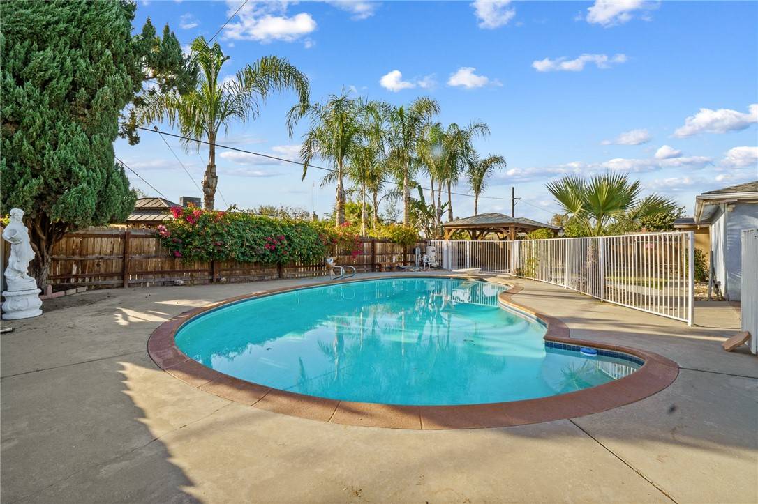 Hanford, CA 93230,2094 2094 N Burl