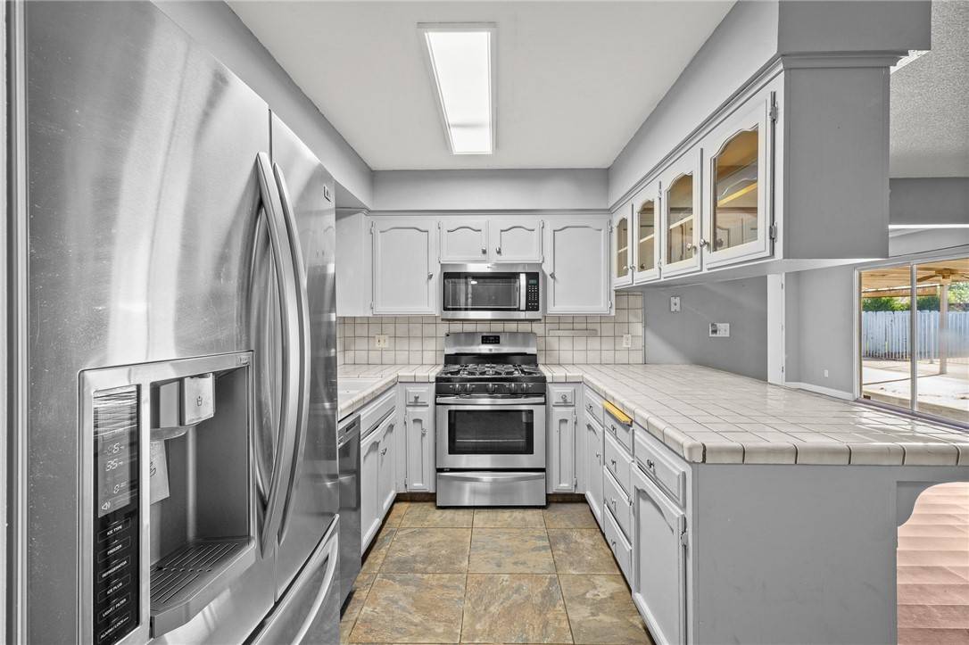 Hanford, CA 93230,2094 2094 N Burl