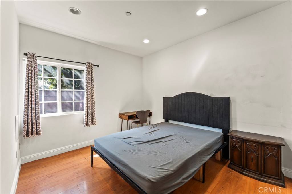 El Monte, CA 91733,10125 Fern st