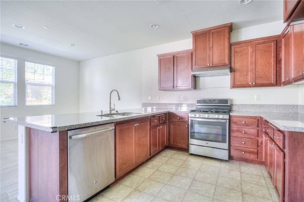 Fontana, CA 92336,16001 Chase Rd #53