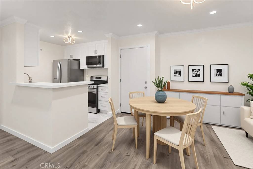 Tarzana, CA 91356,18620 Hatteras