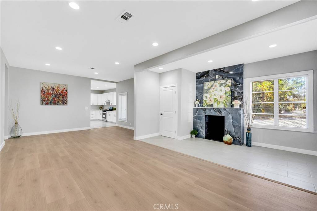 Pomona, CA 91767,404 E Kingsley AVE