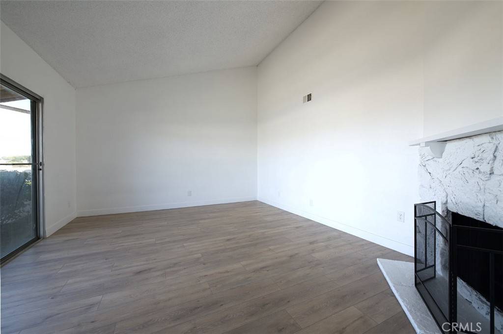 Victorville, CA 92395,16465 Green Tree