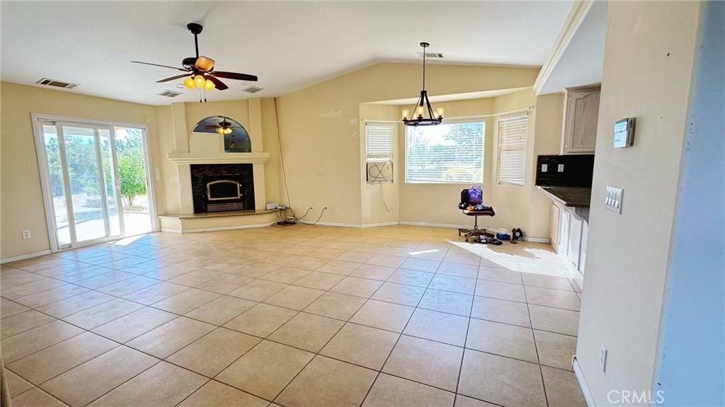 Hesperia, CA 92344,13075 Rodeo