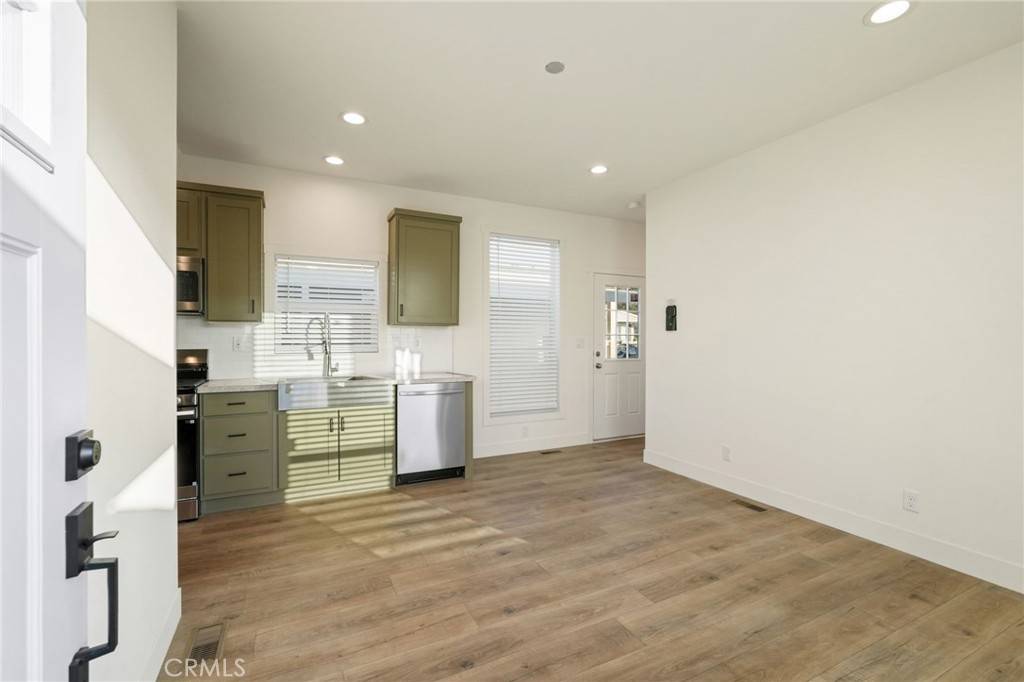 Glendora, CA 91740,732 E Route 66 #7