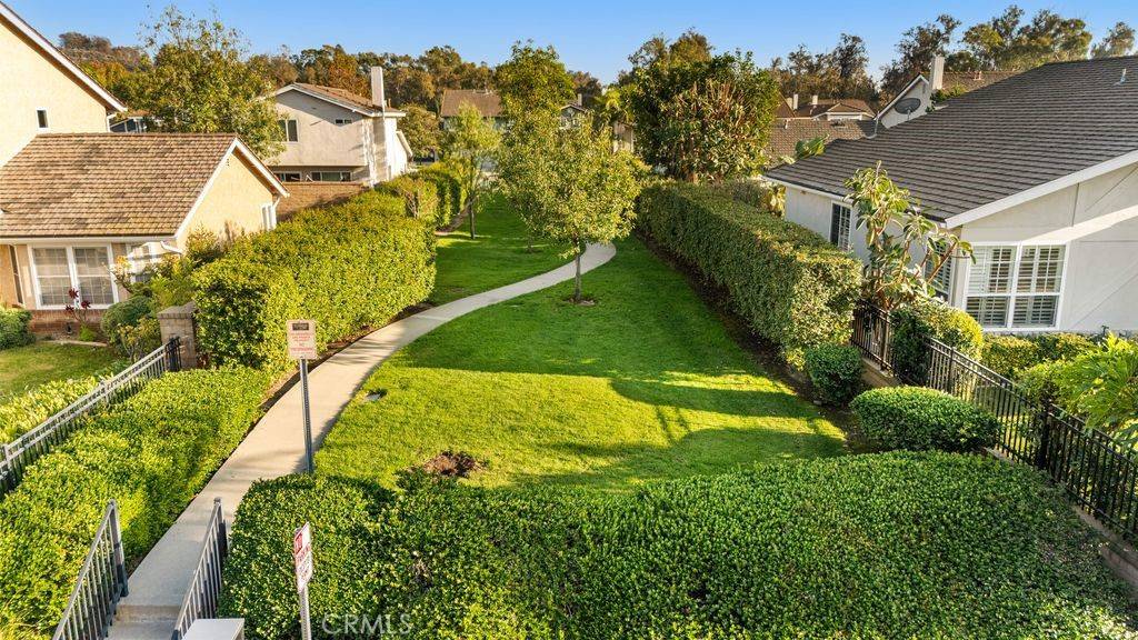 Lake Forest, CA 92630,22976 Broadleaf