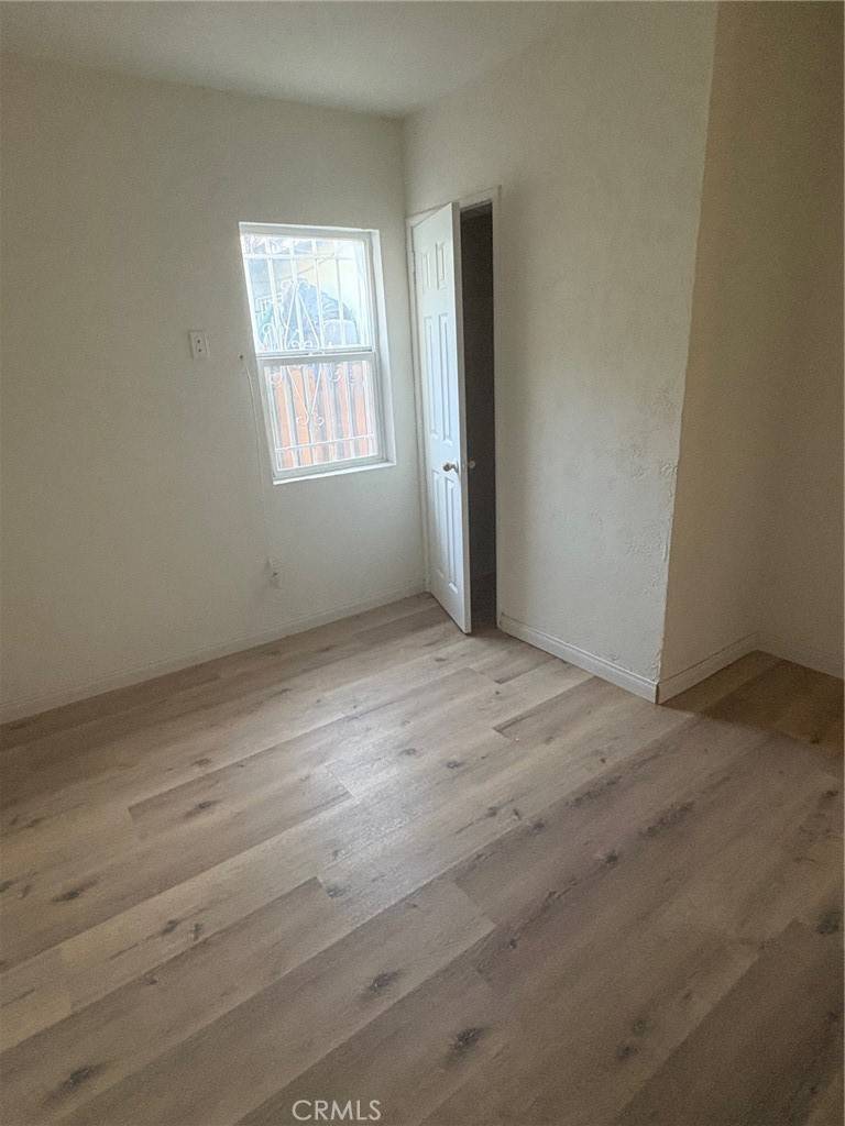 Los Angeles, CA 90044,10206 S Vermont