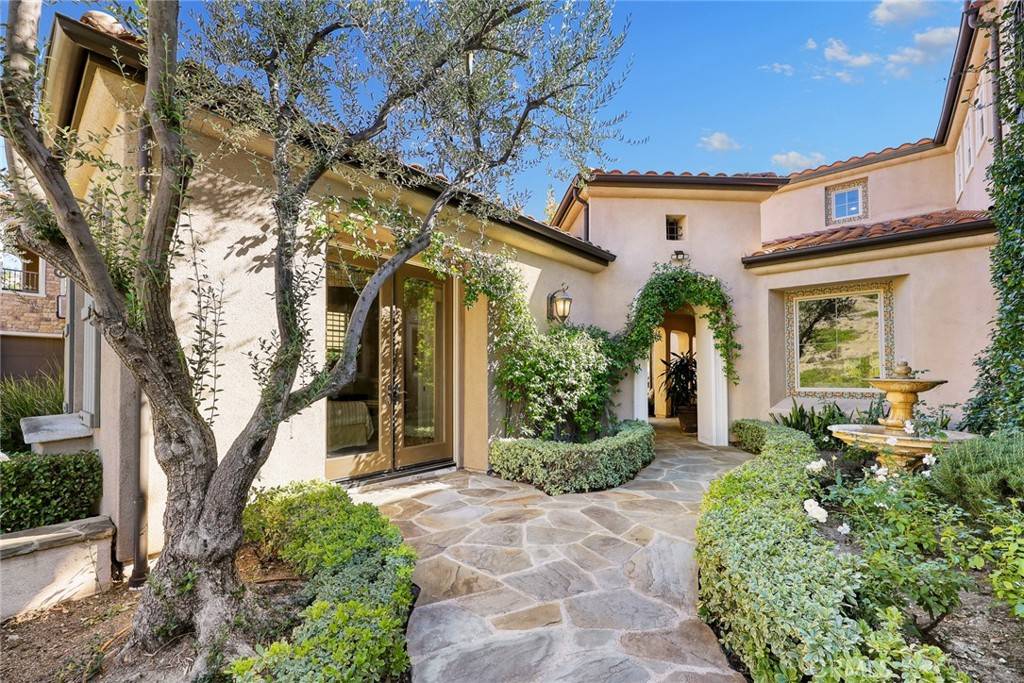 Walnut, CA 91789,19668 Three Oaks Ln,