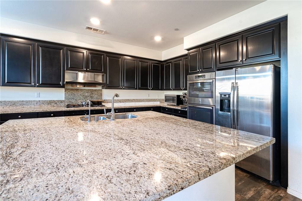 Jurupa Valley, CA 91752,6065 Coopers Hawk Dr