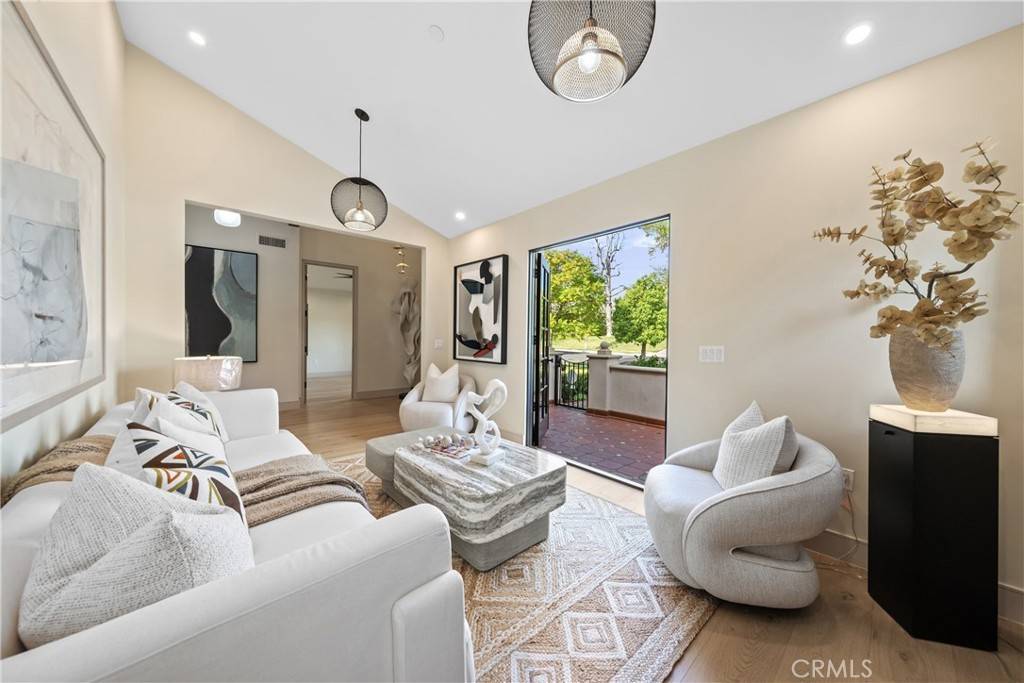 San Marino, CA 91108,2460 Cumberland