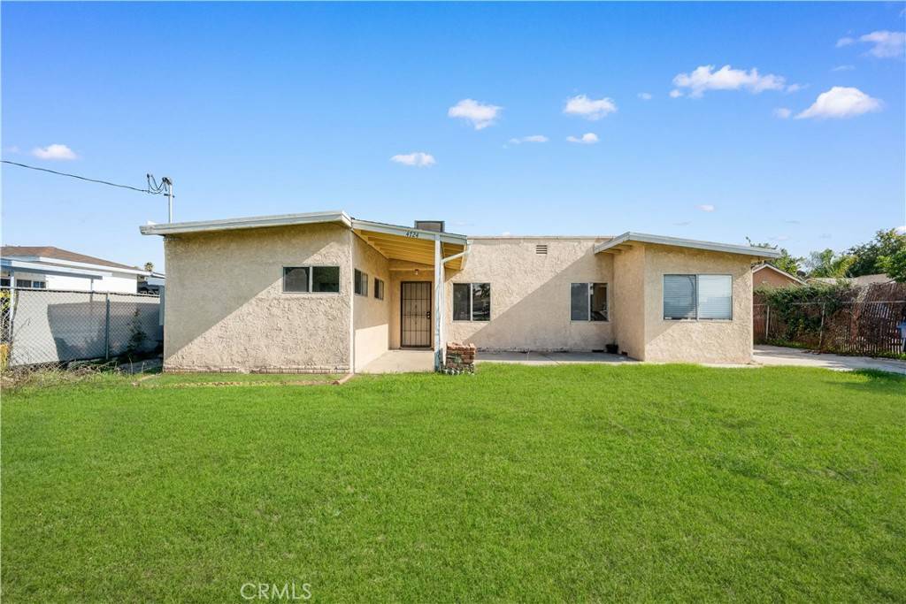 El Monte, CA 91732,4724 Durfee