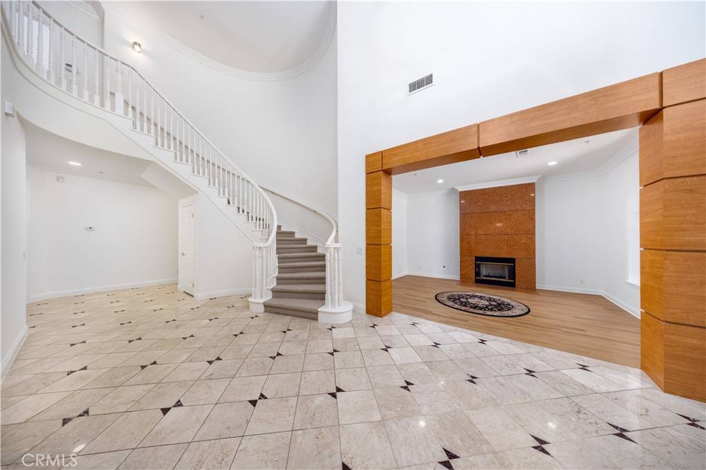 Arcadia, CA 91006,68 E Longden AVE