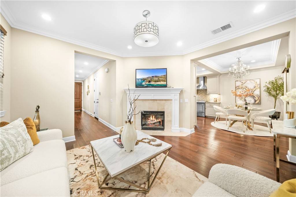 Arcadia, CA 91007,853 W Huntington #B