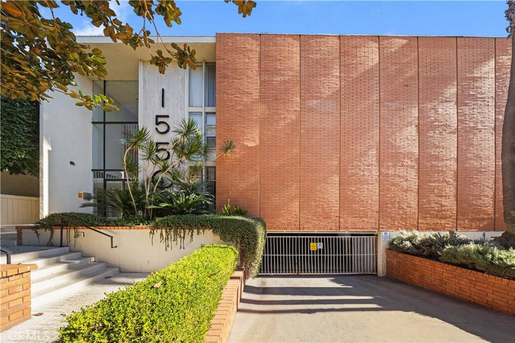 Los Angeles, CA 90046,1550 N Laurel AVE N #203