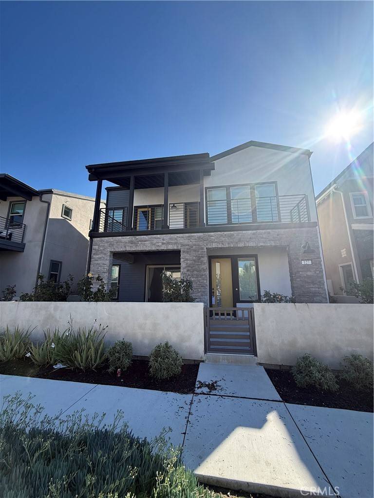 Irvine, CA 92618,127 Bosal