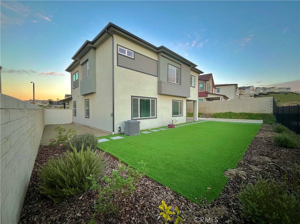 Valencia, CA 91381,27711 Sequel CT