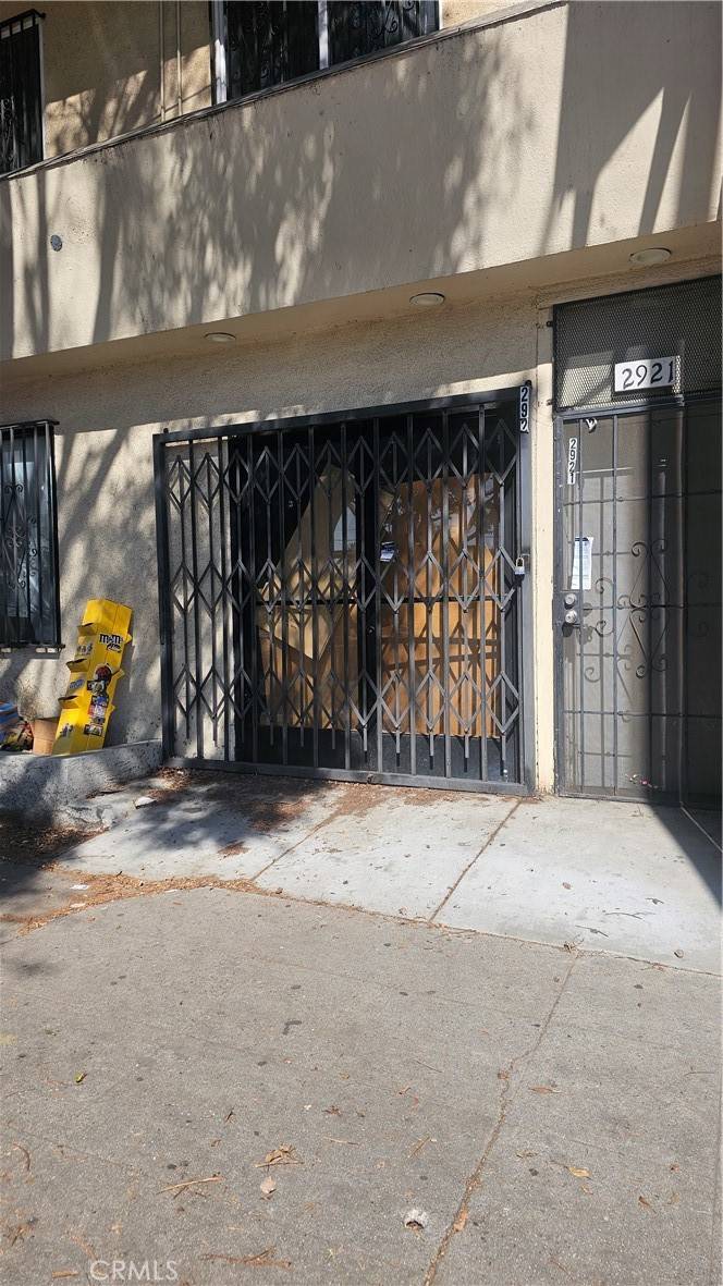 Los Angeles, CA 90043,2921 W Florence