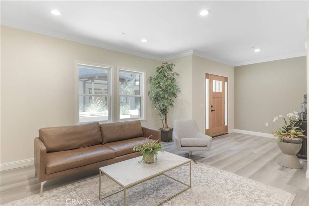 Pasadena, CA 91103,571 Lincoln