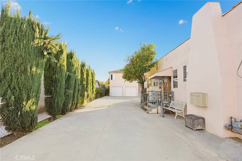 Alhambra, CA 91801,28 Los Higos ST