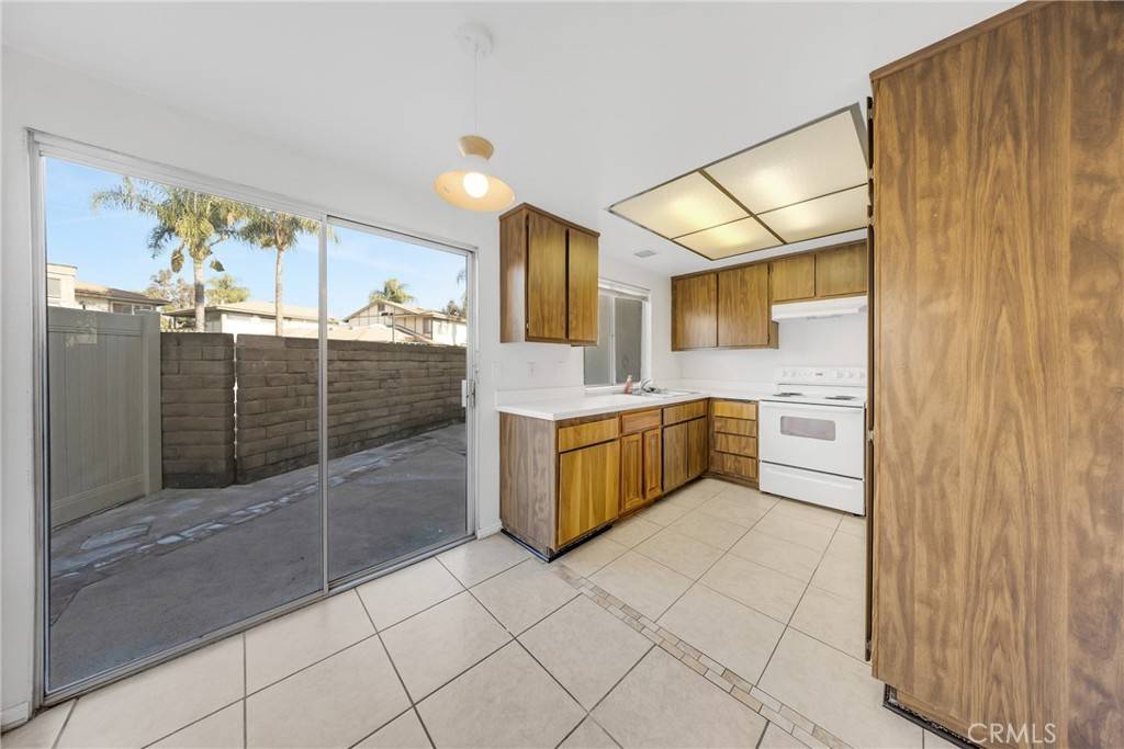 Ontario, CA 91762,956 Cone Flower LN