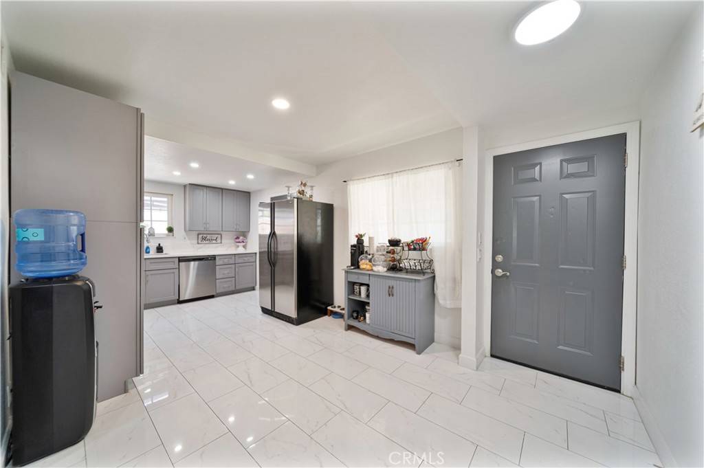 Upland, CA 91786,371 S Alexander AVE