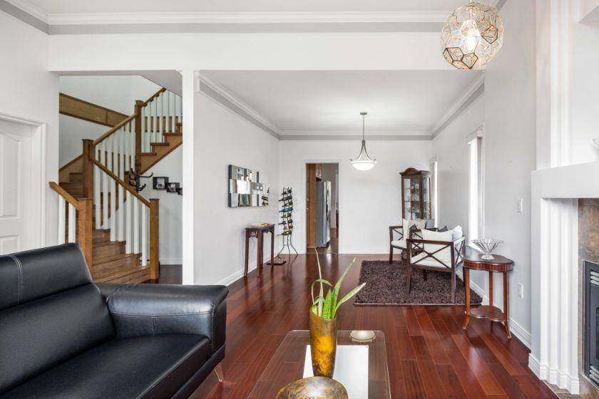 Burnaby, BC V3N 1Z6,7334 14th AVE