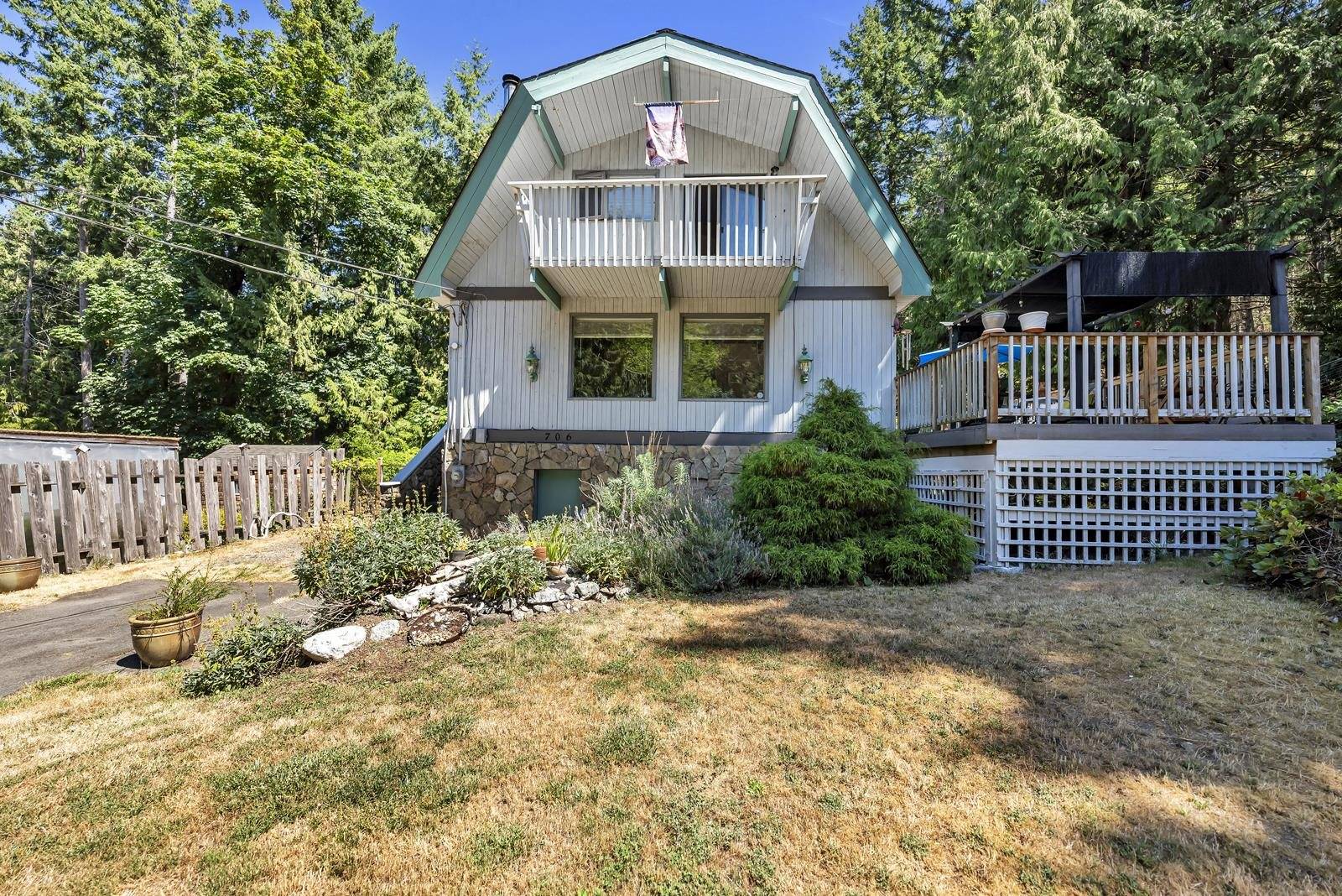 Mayne Island, BC V0N 2J1,706 Charter RD
