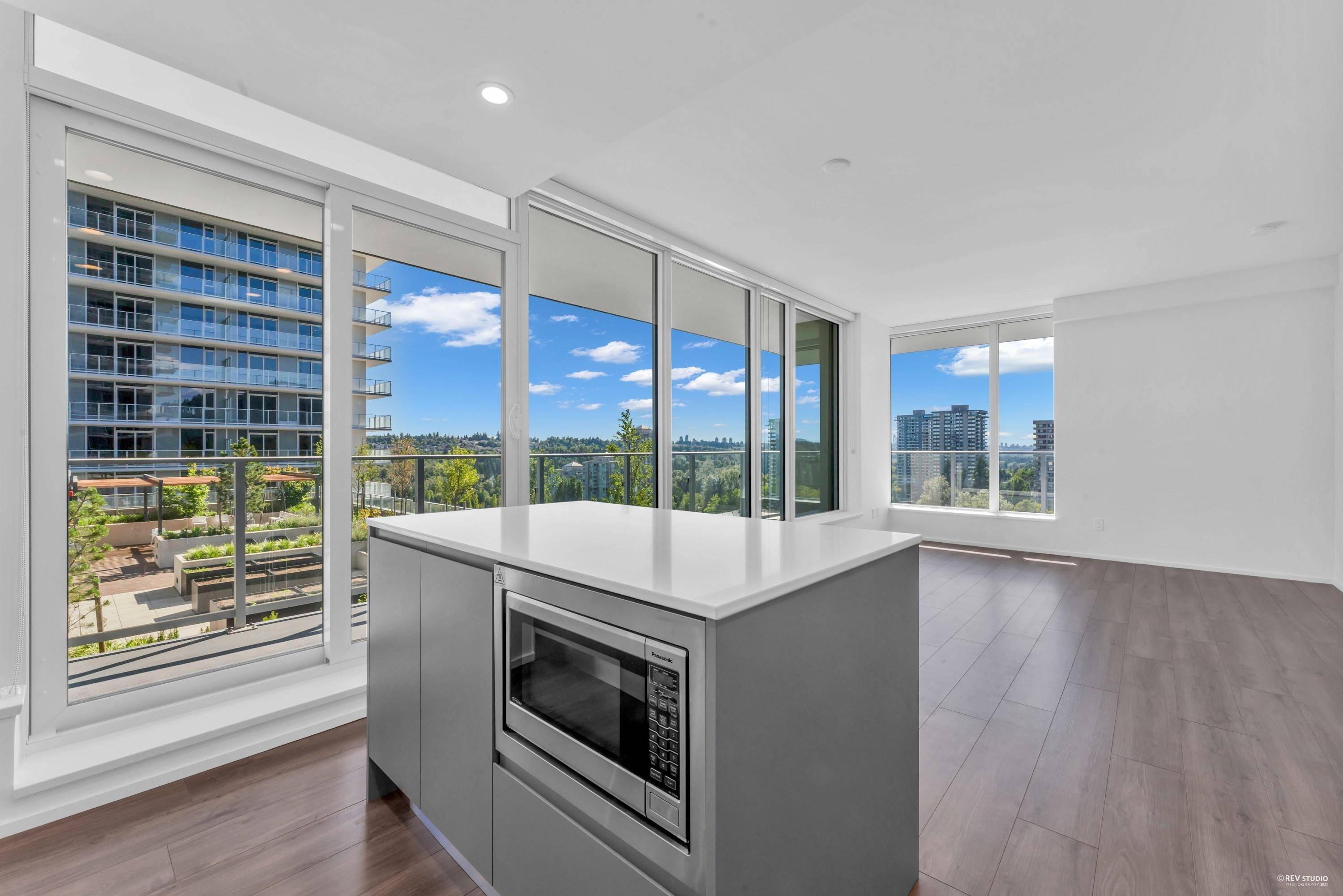 Burnaby, BC V3J 0M1,3809 Evergreen PL #806