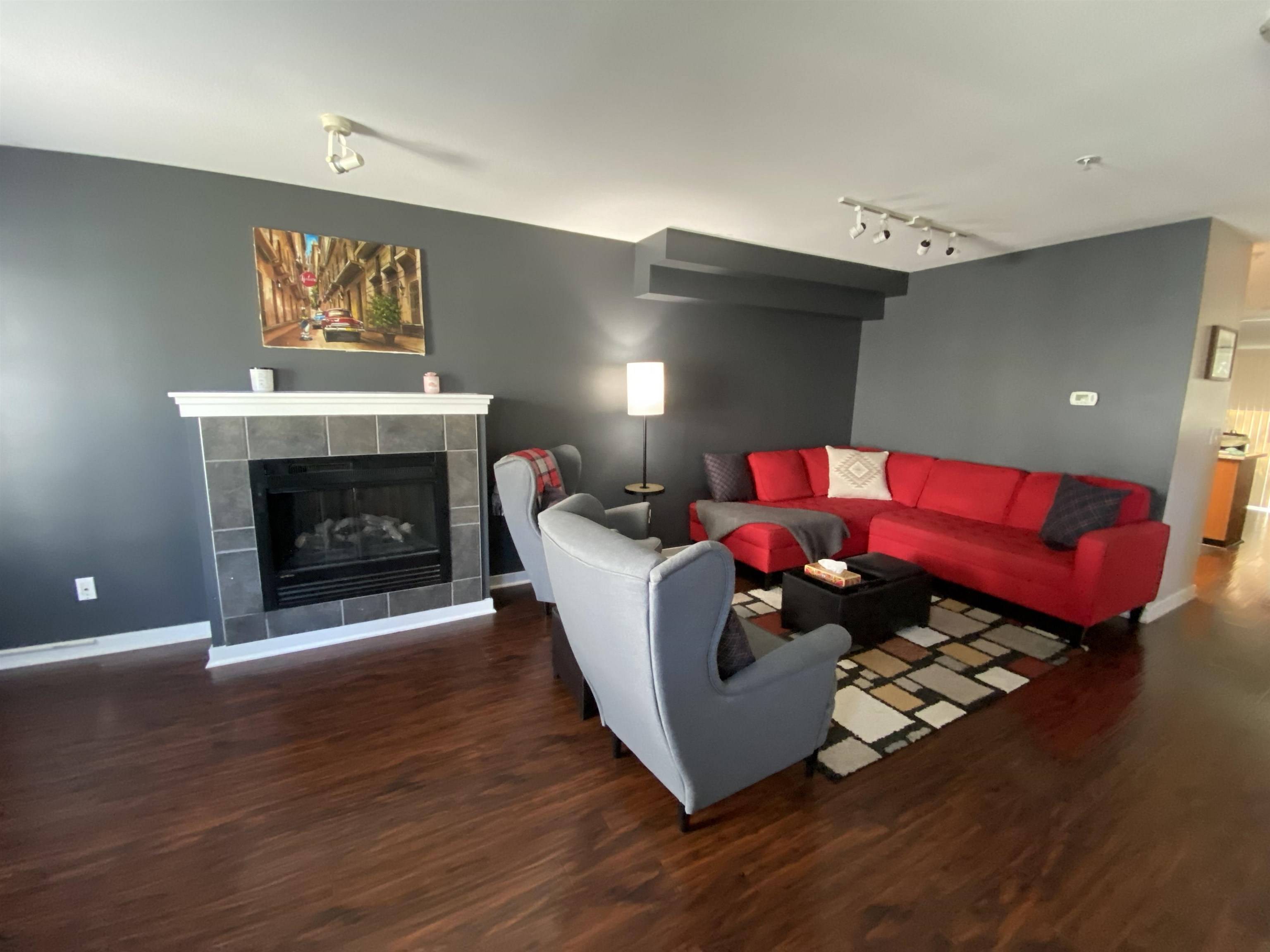 Surrey, BC V3W 1P5,12040 68 AVE #75