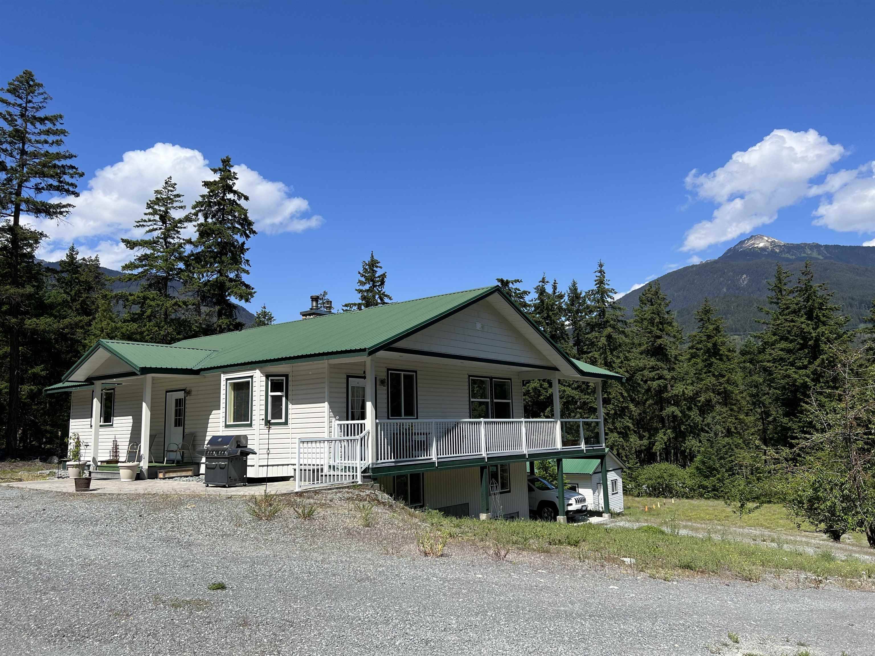 Devine, BC V0N 1L0,9702 Devine ST