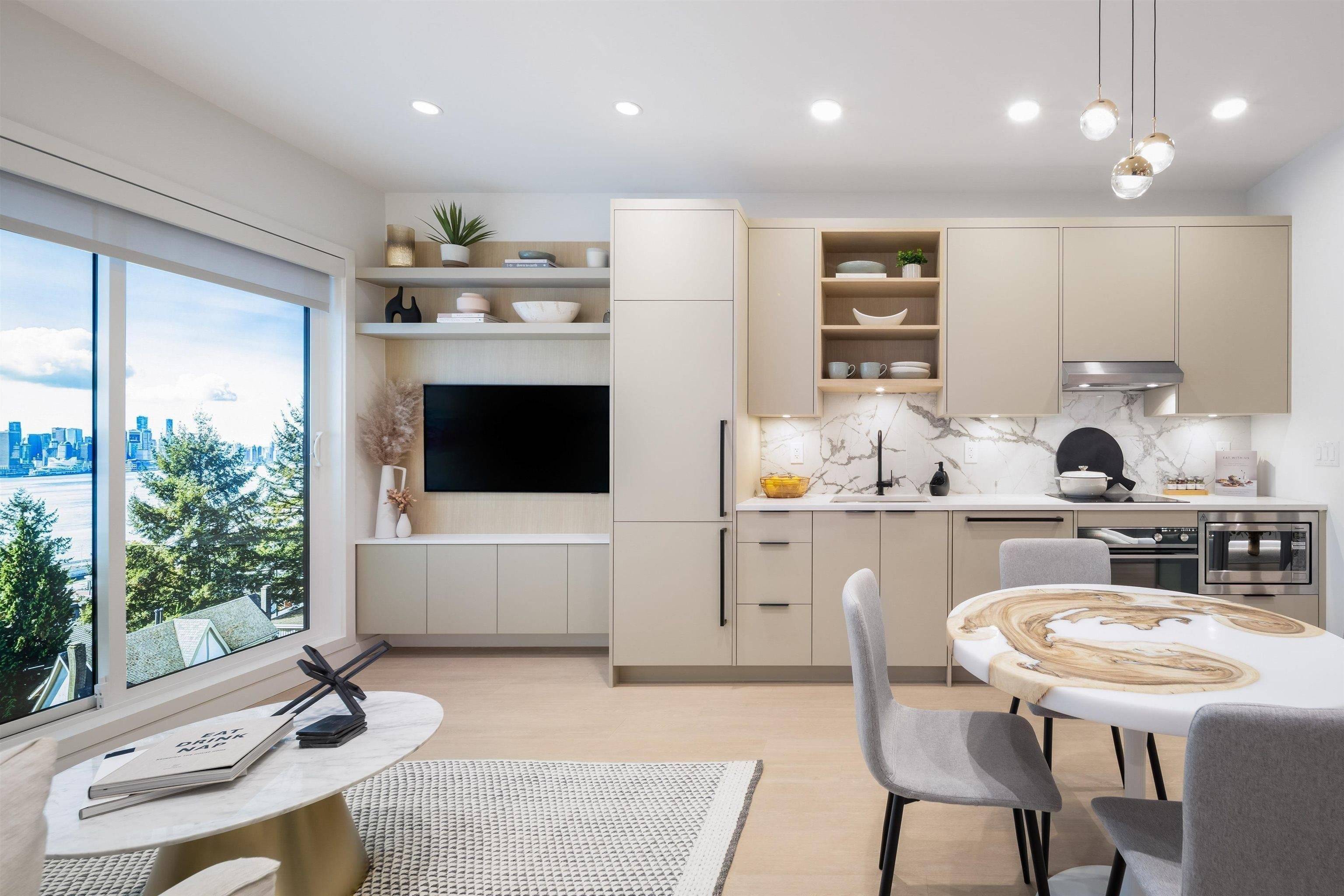 North Vancouver, BC V7L 1G2,402 E 3rd ST #211