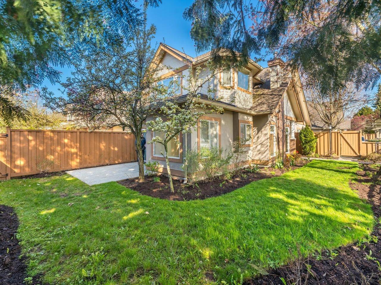 Richmond, BC V6X 1M1,11888 Mellis DR #22