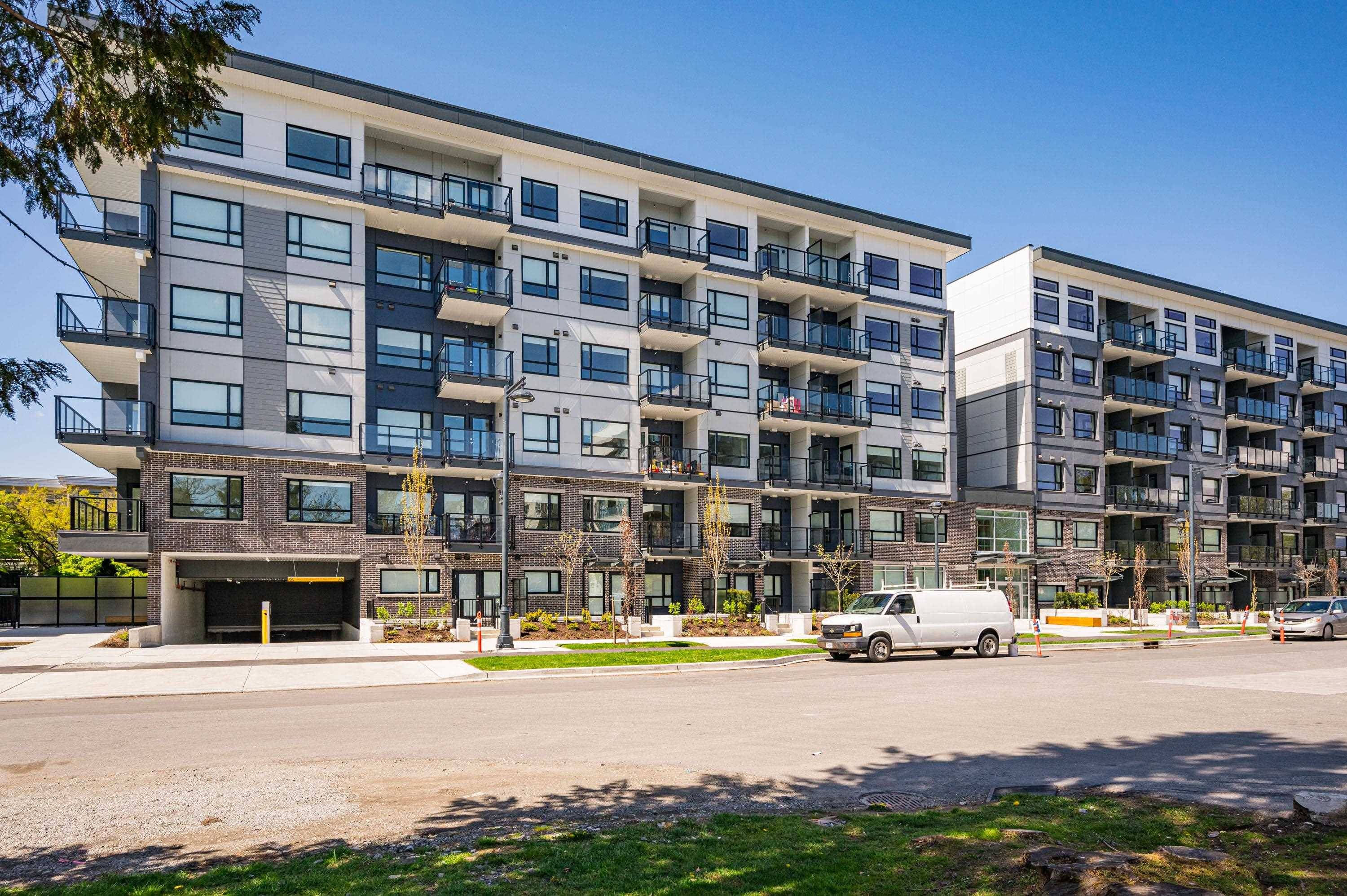 Surrey, BC V3T 0T5,10777 138 ST #109