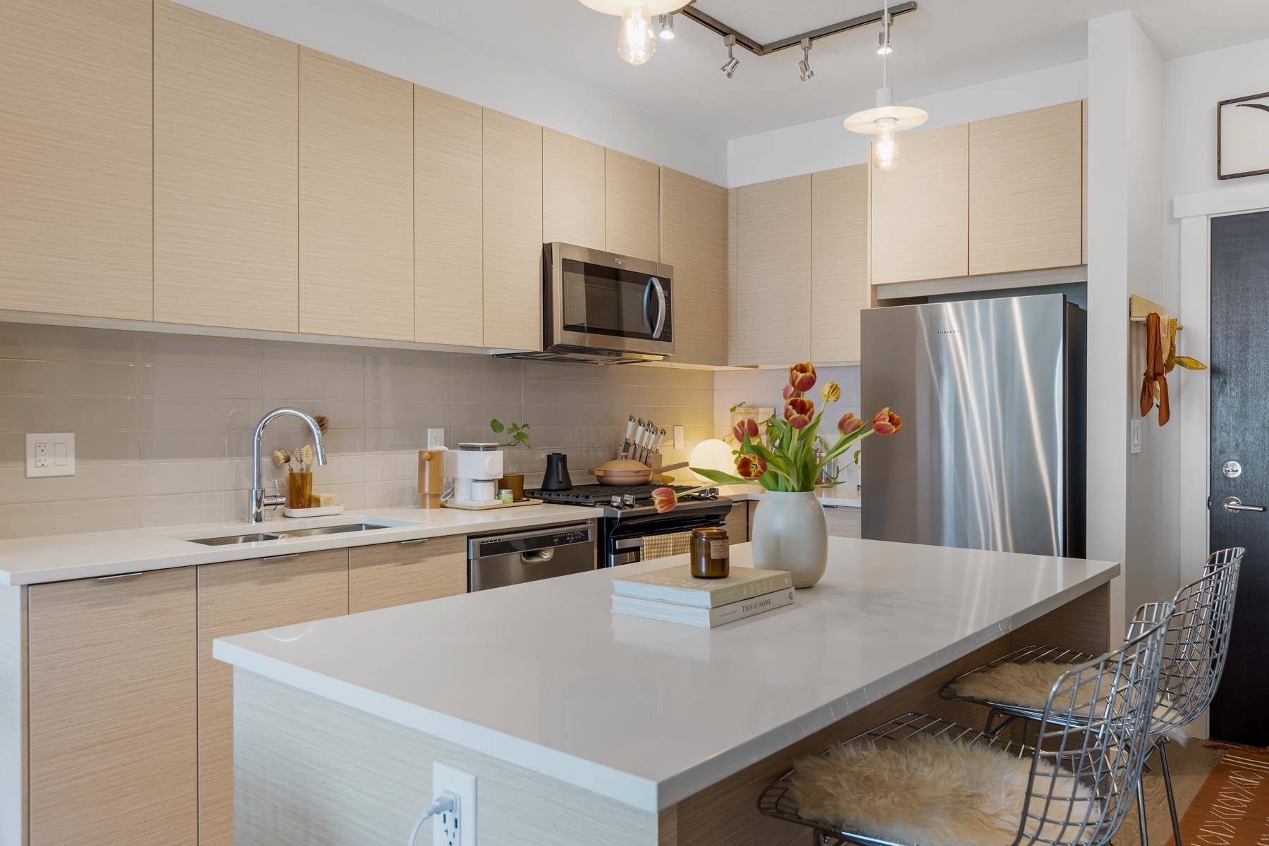 Langley, BC V2Y 4J5,8150 207 ST #D305