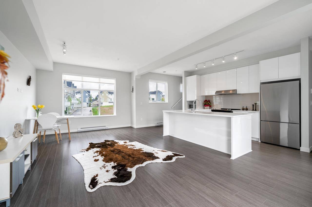 Maple Ridge, BC V2X 9H8,11280 Pazarena PL #1008