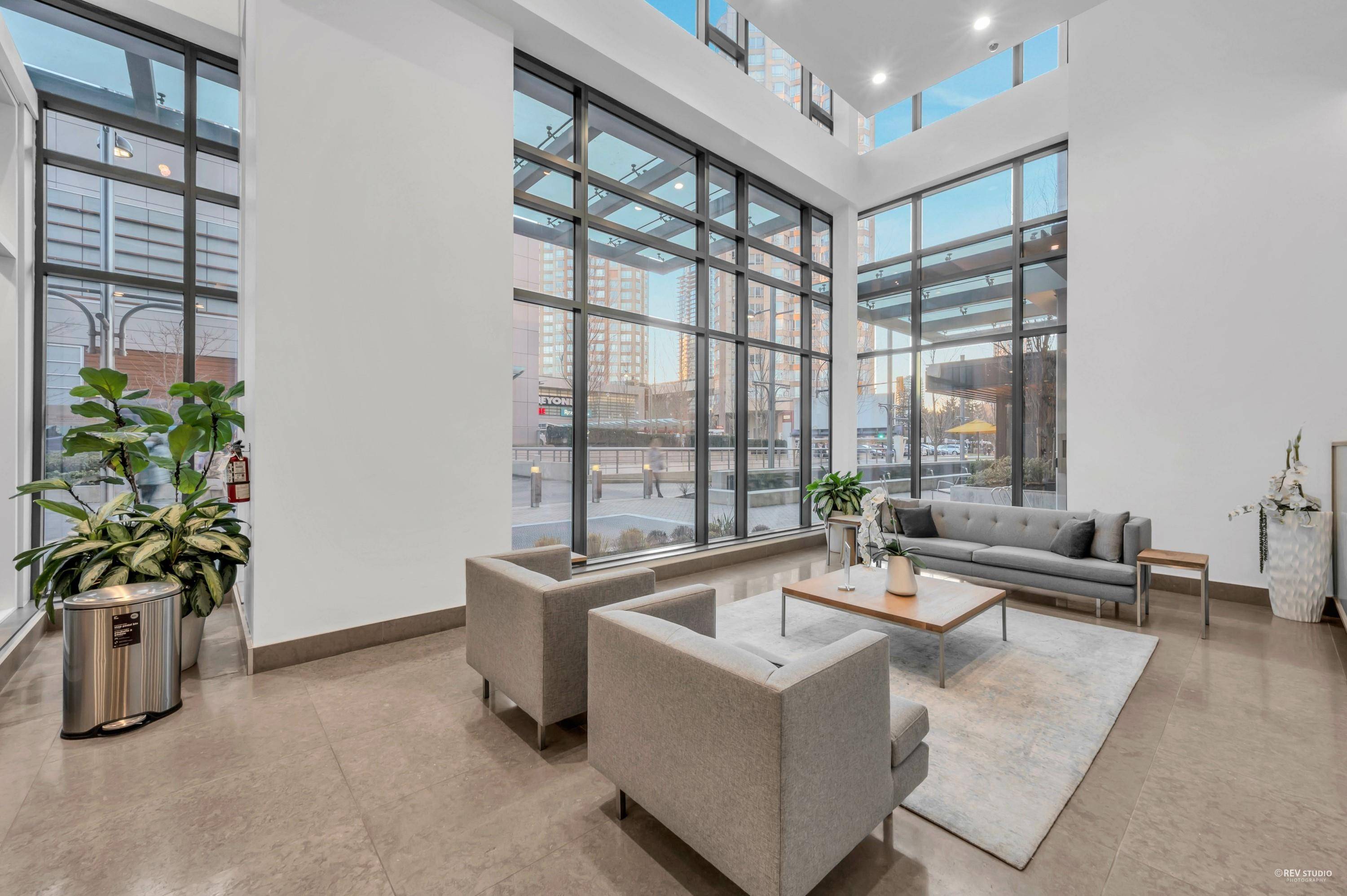 Burnaby, BC V5H 0H4,6098 Station ST #1005