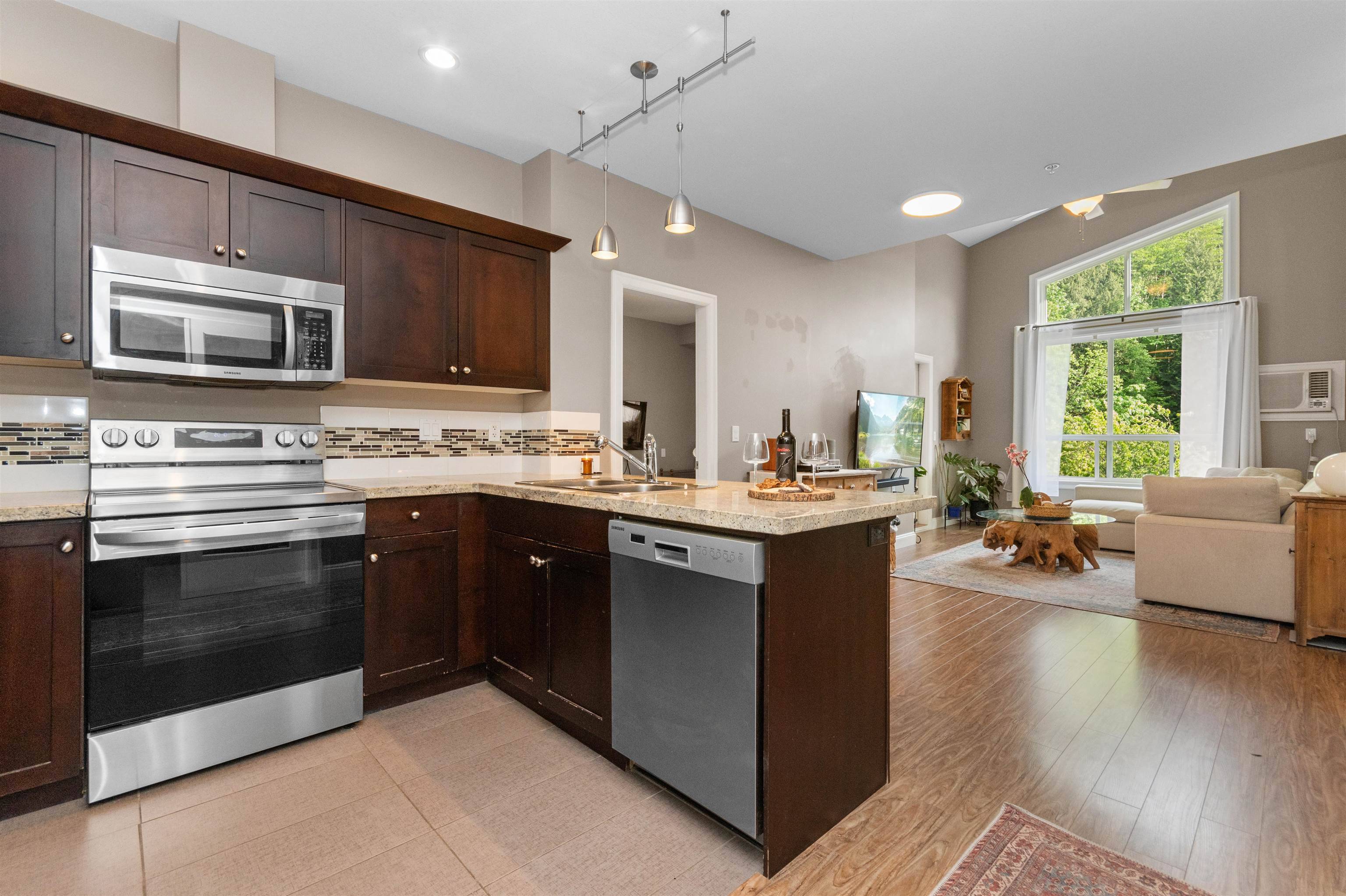 Chilliwack, BC V2R 0P8,45640 Alma AVE #407