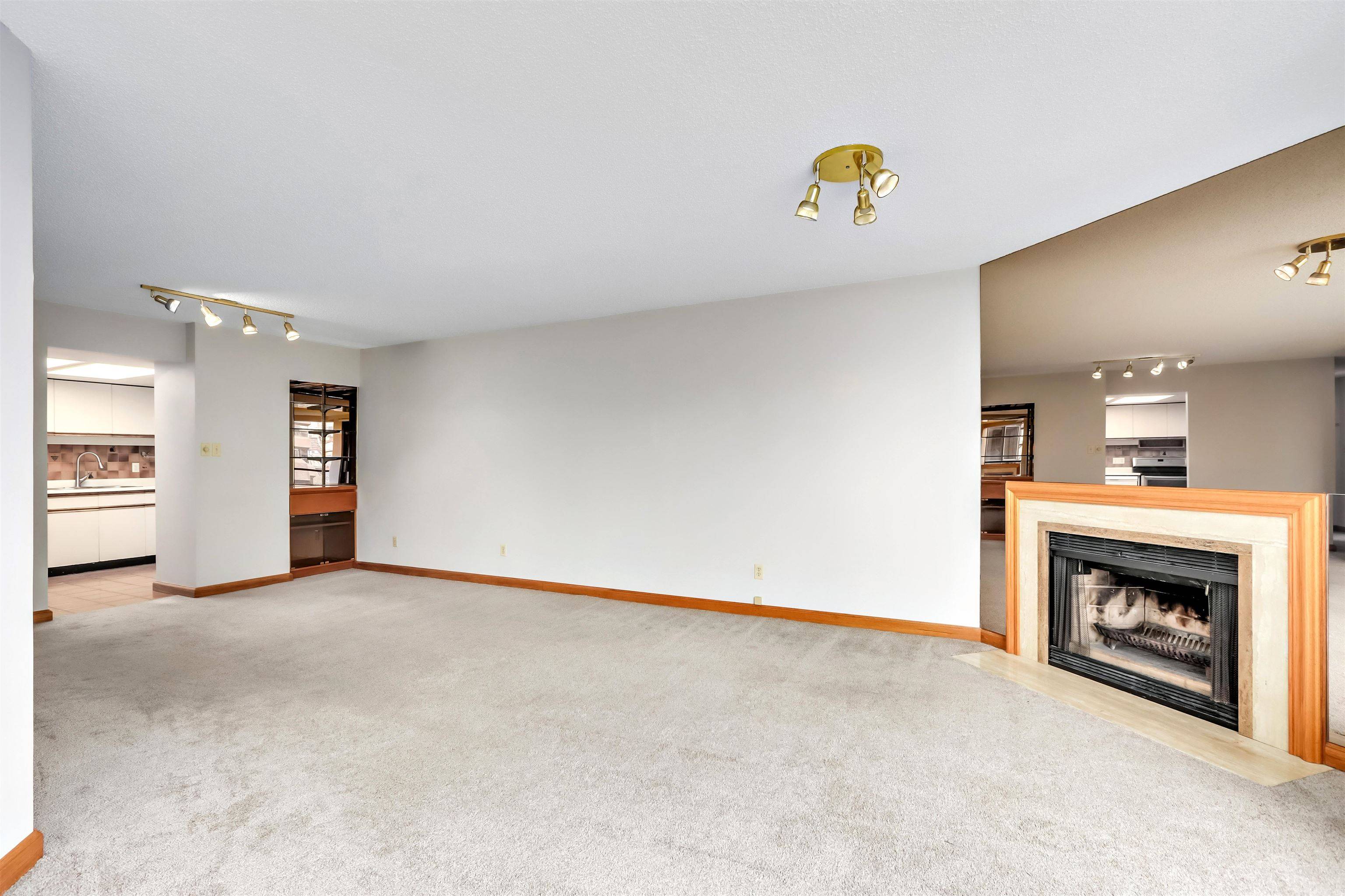 Vancouver, BC V6J 4X8,1450 Pennyfarthing DR #605