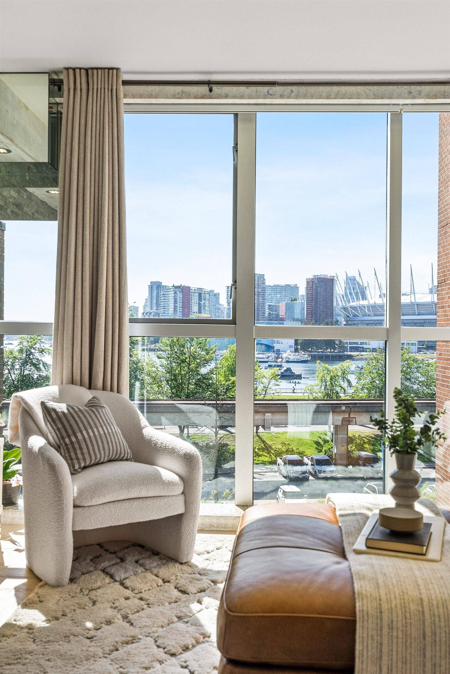 Vancouver, BC V6A 4E1,1128 Quebec ST #405